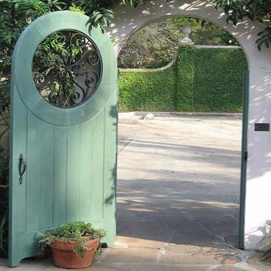 Great Entrances: 10 Welcoming Garden Gates