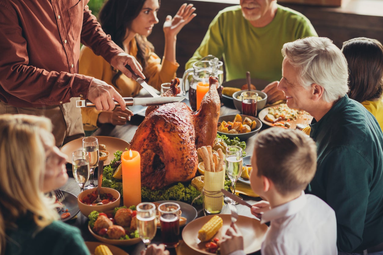 13 Tips for Fitting Everyone Around the Thanksgiving Table