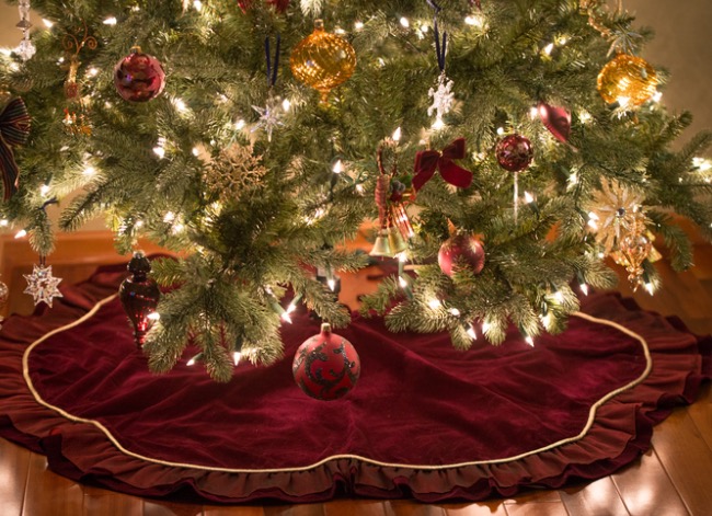 7 Ways to Keep Christmas Tree Needles from Taking Over Your Home