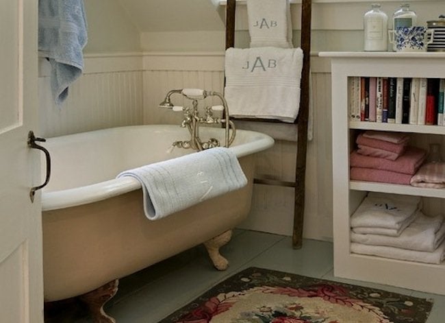 14 Ways to Stop Hating Your Small Bathroom