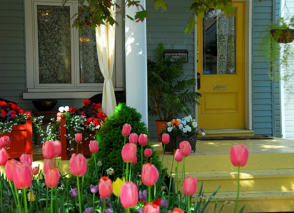 6 Steps to a Budget-Friendly Porch Makeover