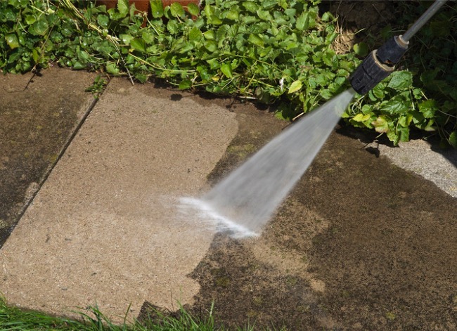 Electric vs. Gas Pressure Washer: Choosing the Right Cleaning Machine