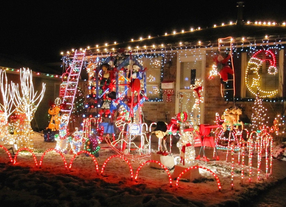 15 Times Outdoor X-Mas Decorations Went Too Far