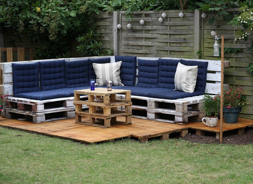 9 Creative Ways to Build a Backyard Hangout