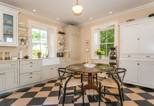 Linoleum Flooring in the Kitchen