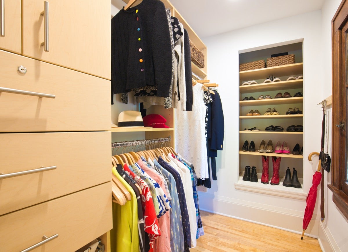 20 Beautiful Walk-In Closet Ideas for Organization