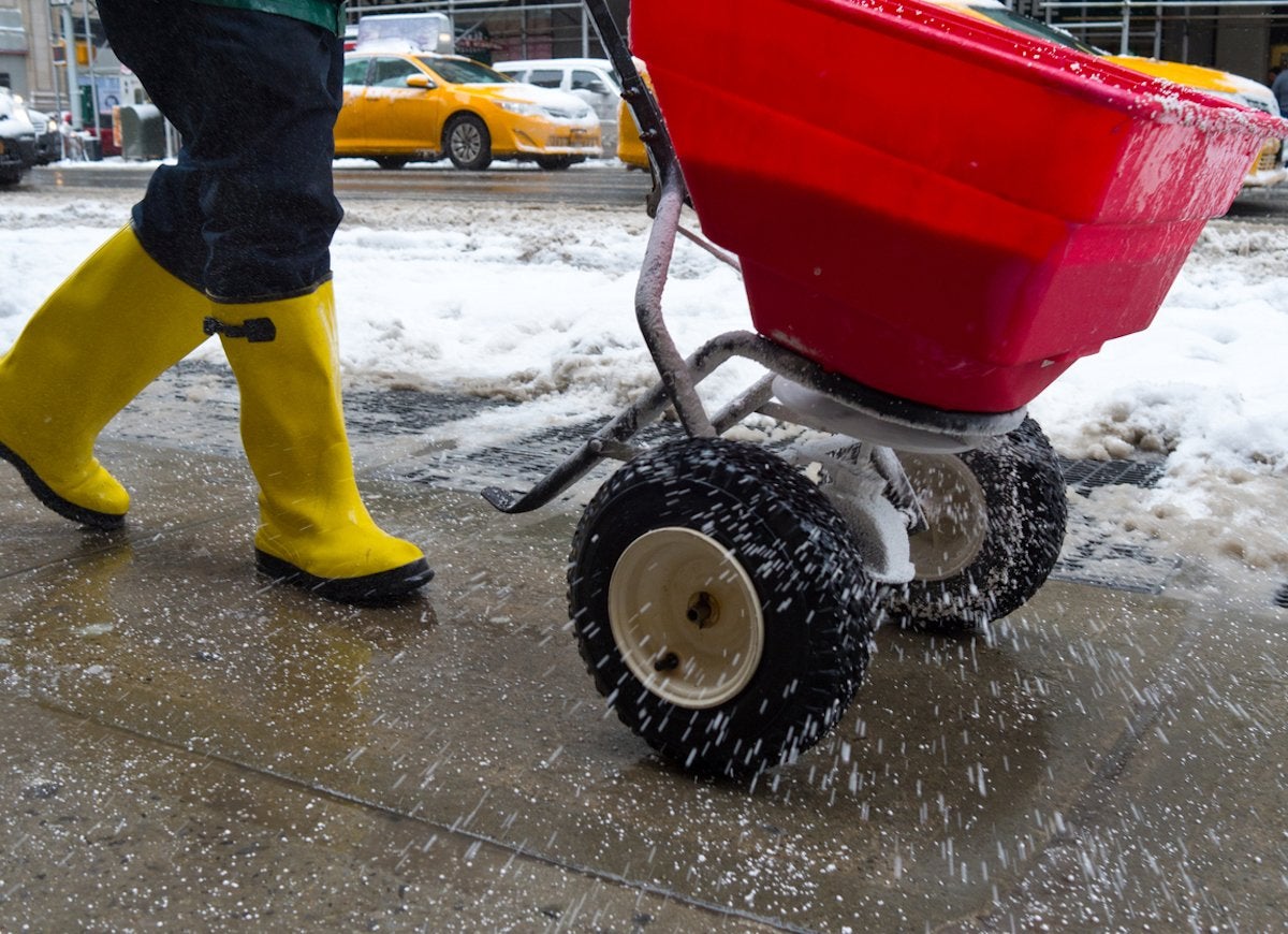 8 Clever Hacks for How to Shovel Snow