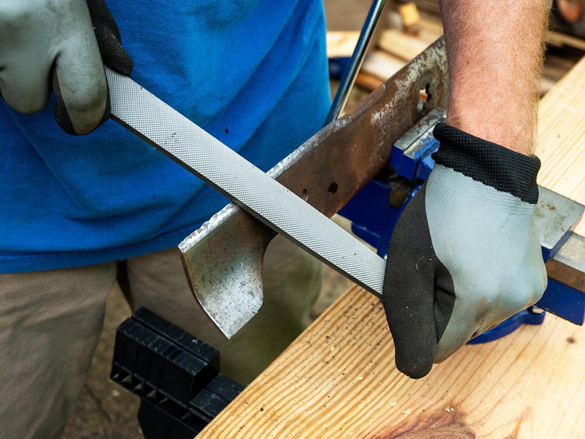 The Best Lawn Mower Blade Sharpener Options