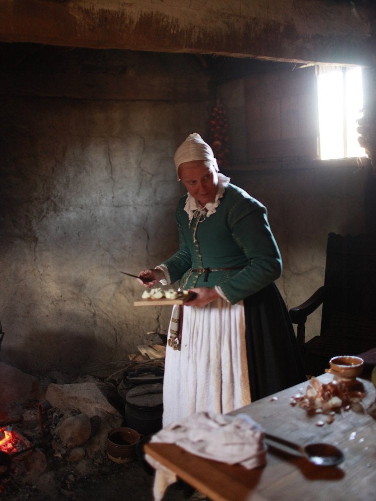 What It Was Like Inside the Homes of the Pilgrims