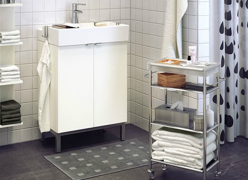 10 Smart Storage Tricks for a Tiny Bathroom