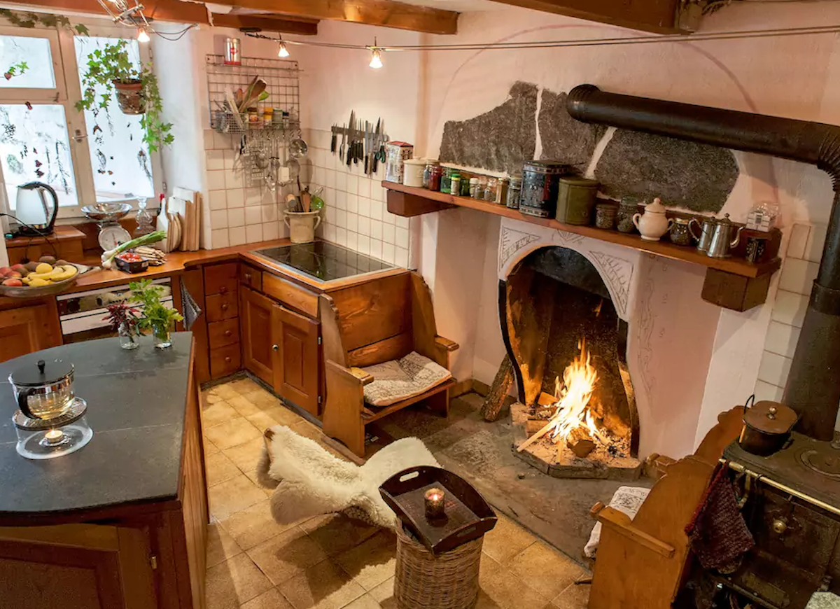 The 21 Most Stunning Fireplaces on the Internet