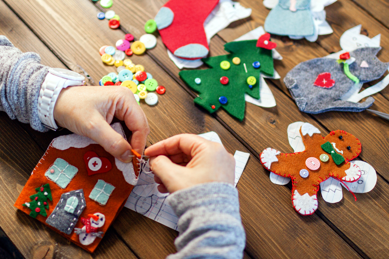 iStock-1188783652 must dos December making felt christmas ornaments