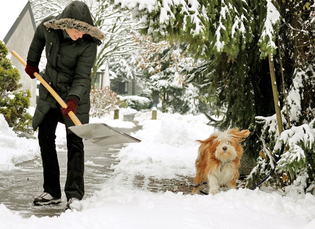 8 Clever Hacks for How to Shovel Snow