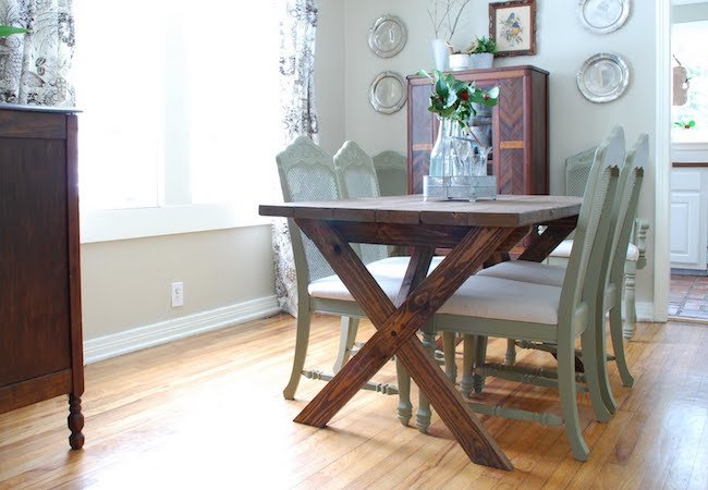 DIY Rustic Picnic Table