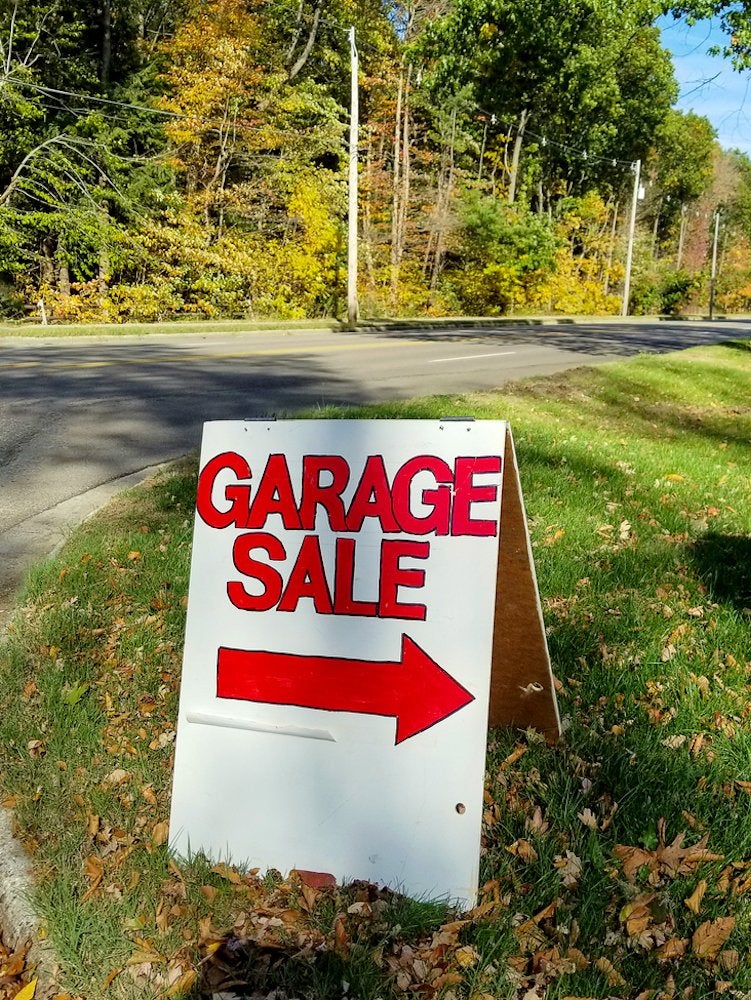 12 Reasons Fall Is the Best Time to Have a Garage Sale