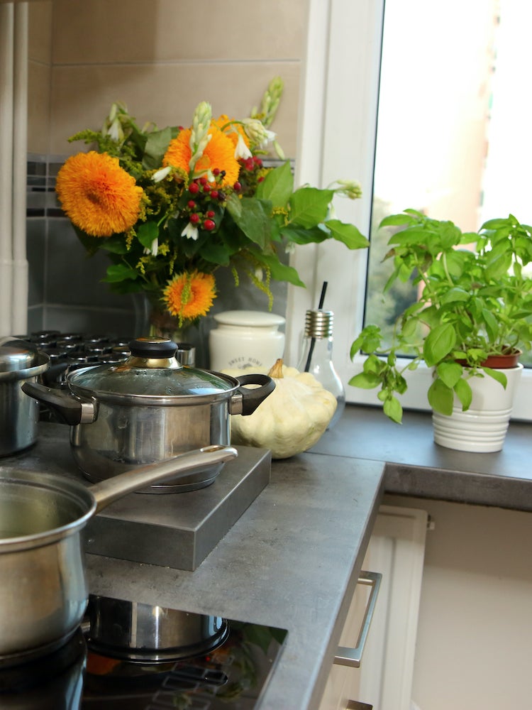 10 Things You Should Take Off Your Kitchen Countertops to Declutter