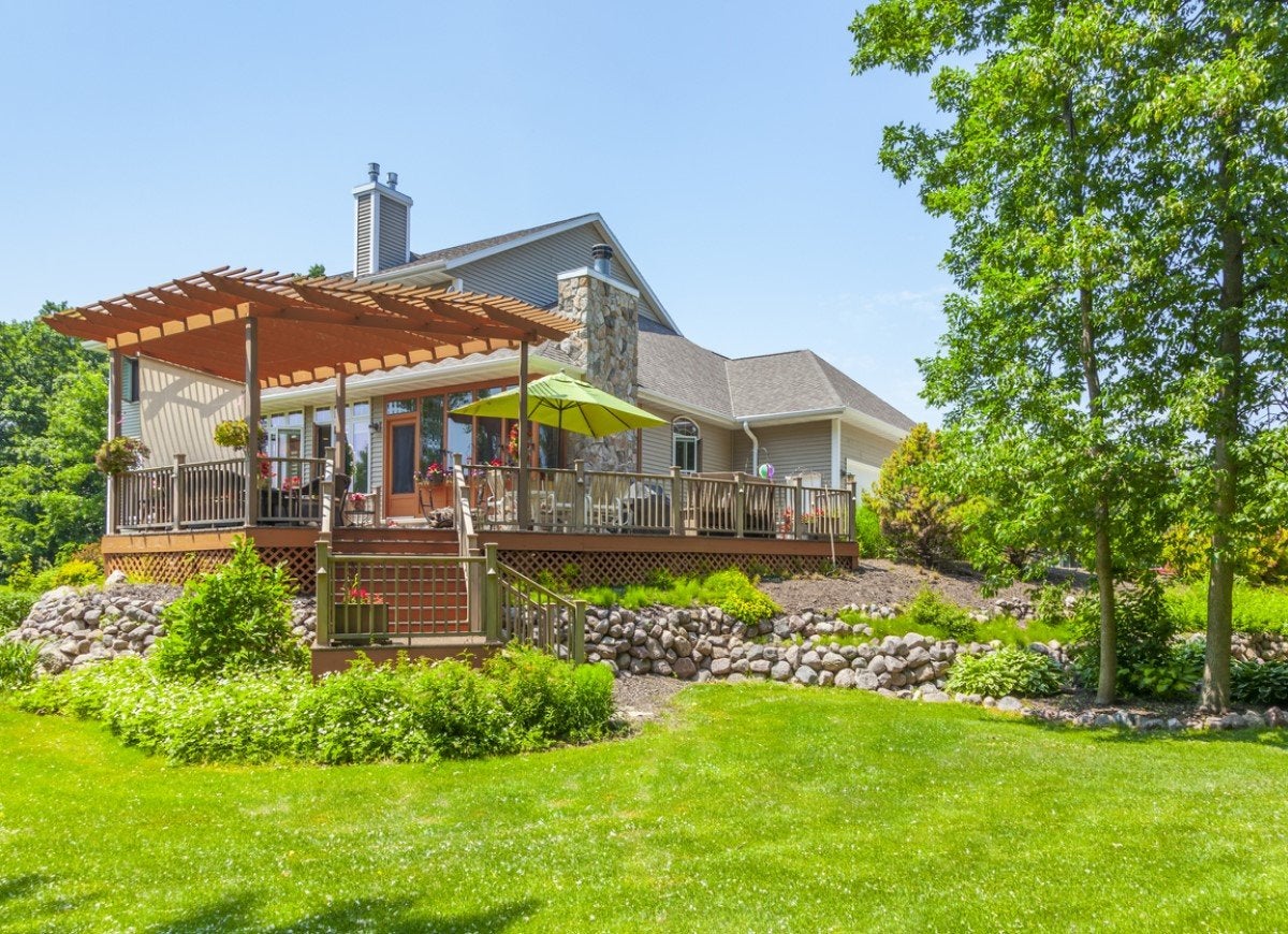 13 Beautiful Ways to Style a Backyard Pergola