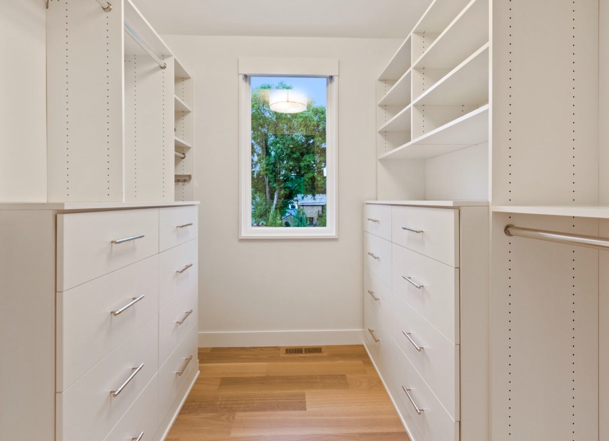 20 Beautiful Walk-In Closet Ideas for Organization