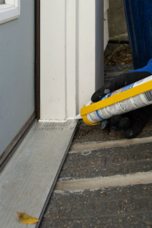 3 Reasons to Caulk Before Winter