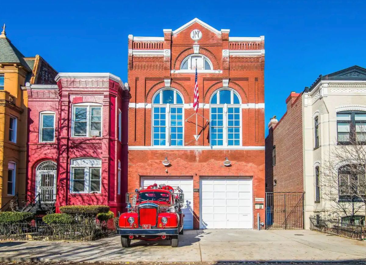 Love Old Houses? These Are the 15 Airbnbs for You