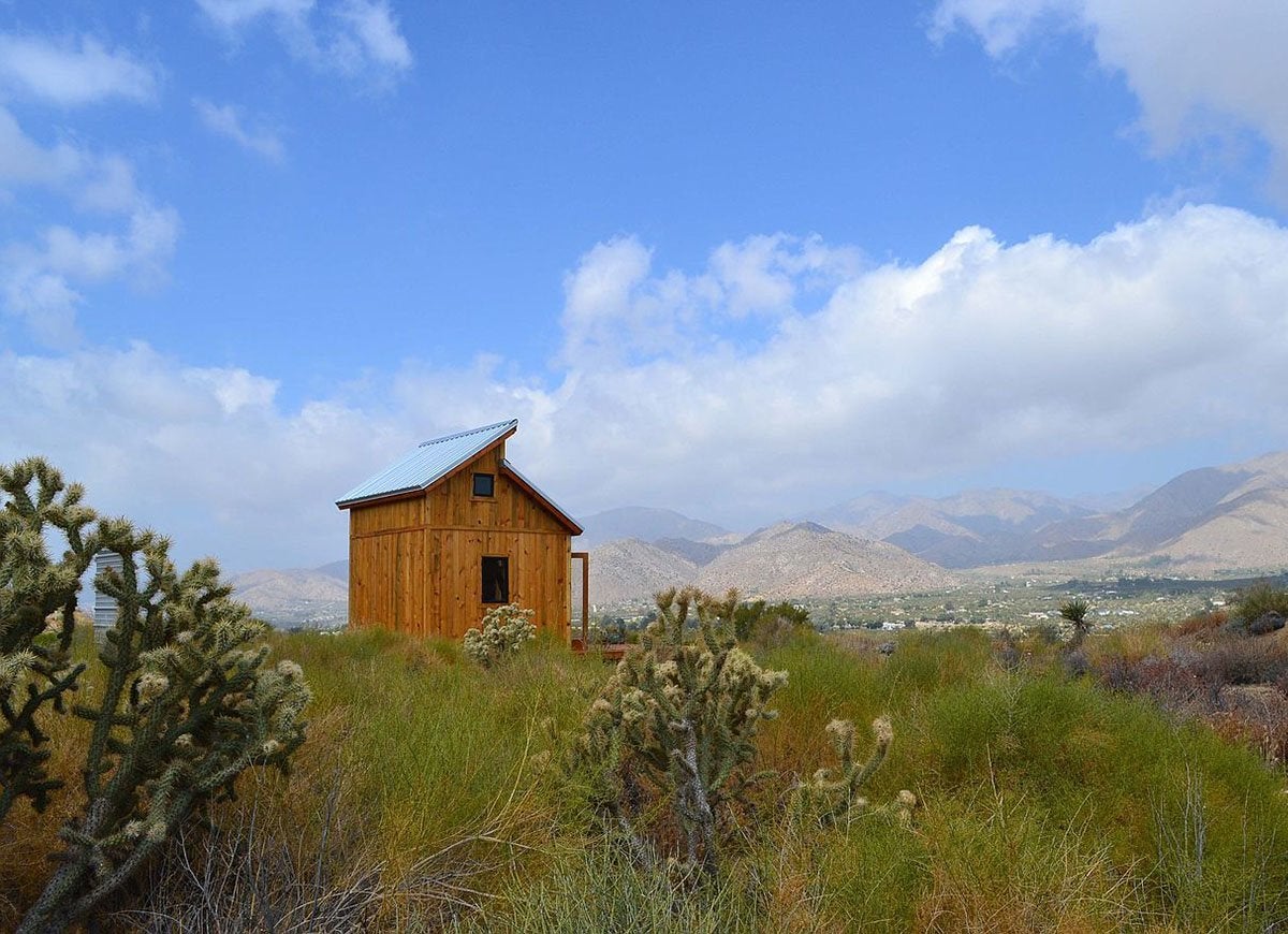 15 Off-the-Grid Homes for Sale Right Now