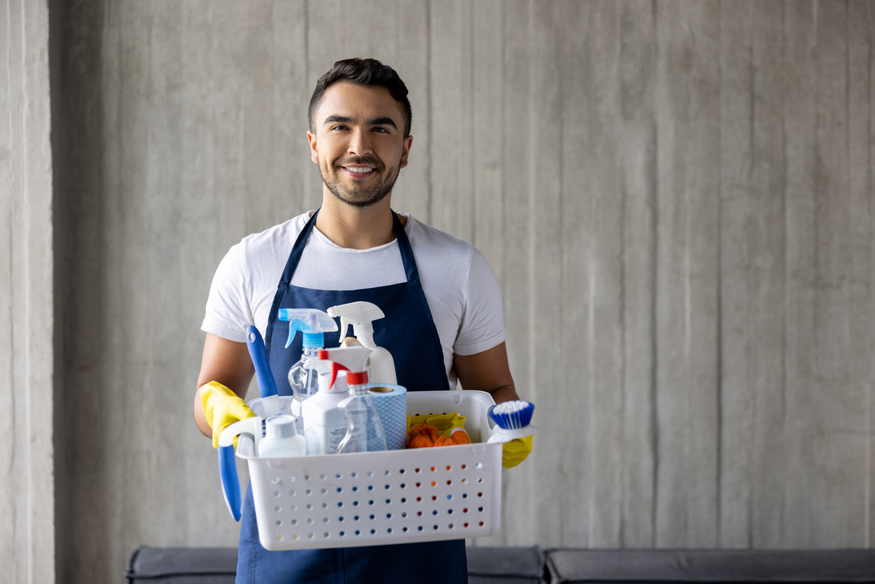 how to become a house cleaner