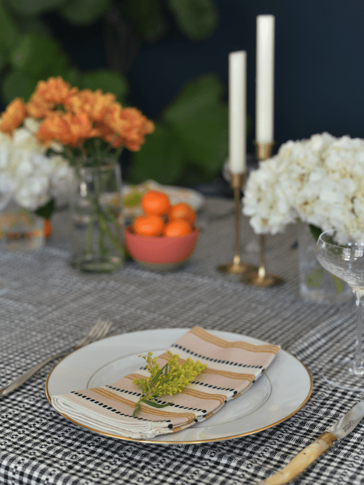 35 Fresh and Festive Ways to Dress Up Your Thanksgiving Table