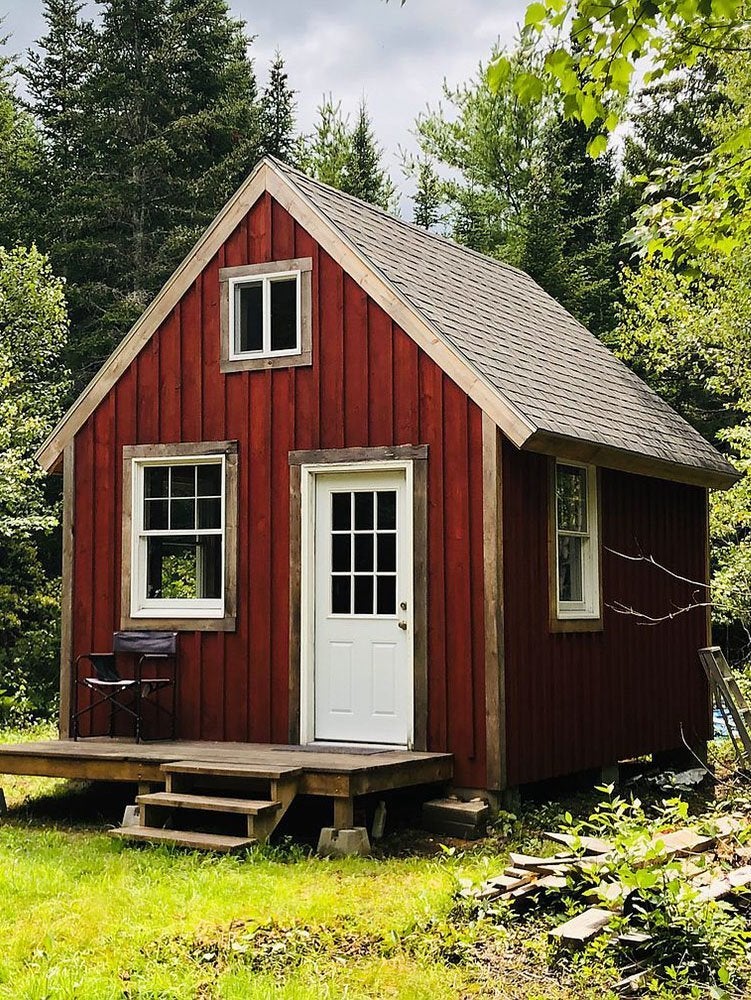 15 Off-the-Grid Homes for Sale Right Now