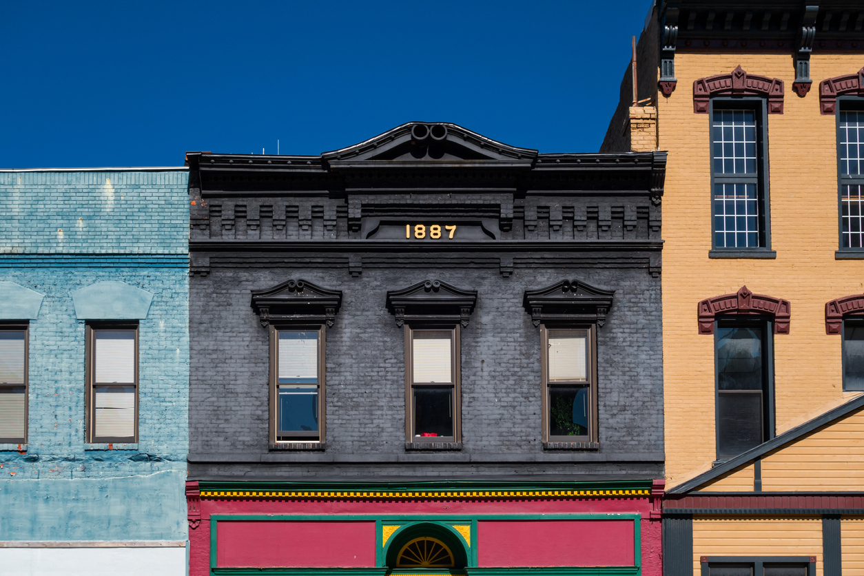 top of historic building facades in Toledo, Ohio