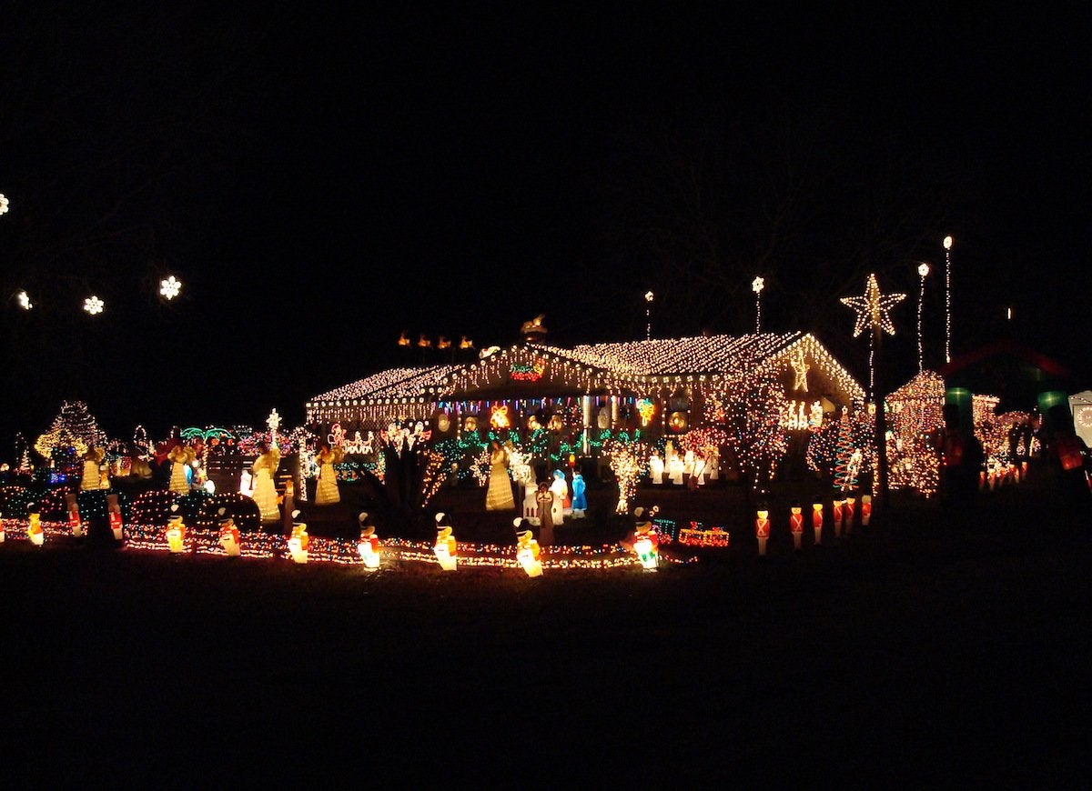 15 Times Outdoor X-Mas Decorations Went Too Far