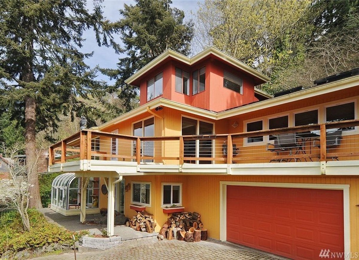 11 Crazy Colorful Homes We Love