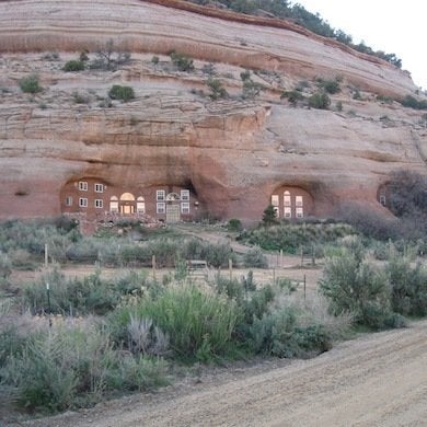 Living Like The Flintstones: 10 Modern “Stone Age” Dwellings