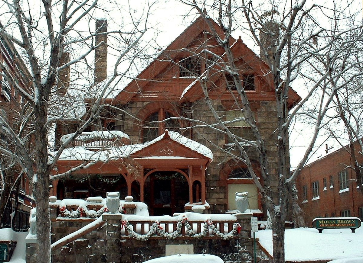 See How 20 Historic Homes Decorate for the Holidays