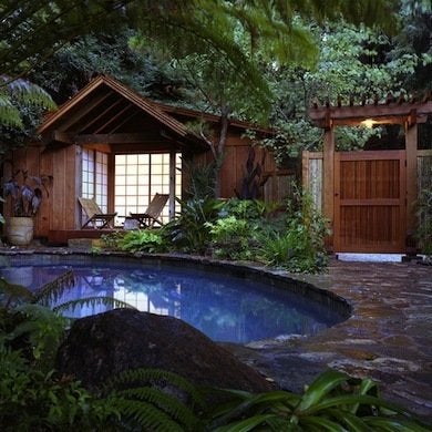 9 Incredibly Cool Pool Houses