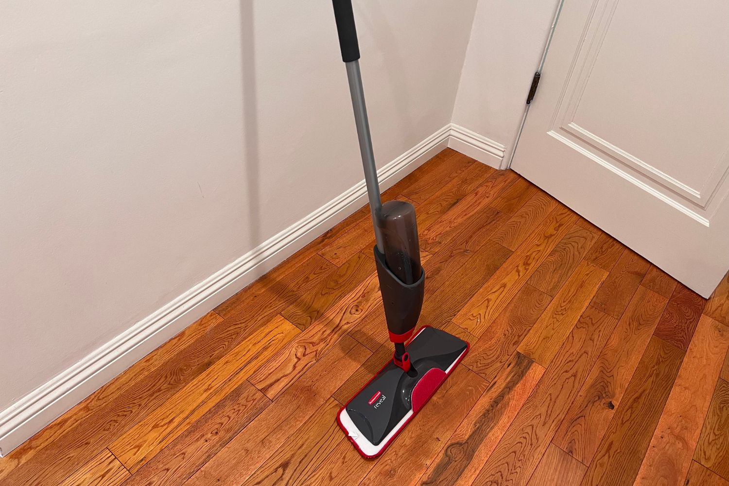 Rubbermaid Reveal Microfiber Spray Mop Review