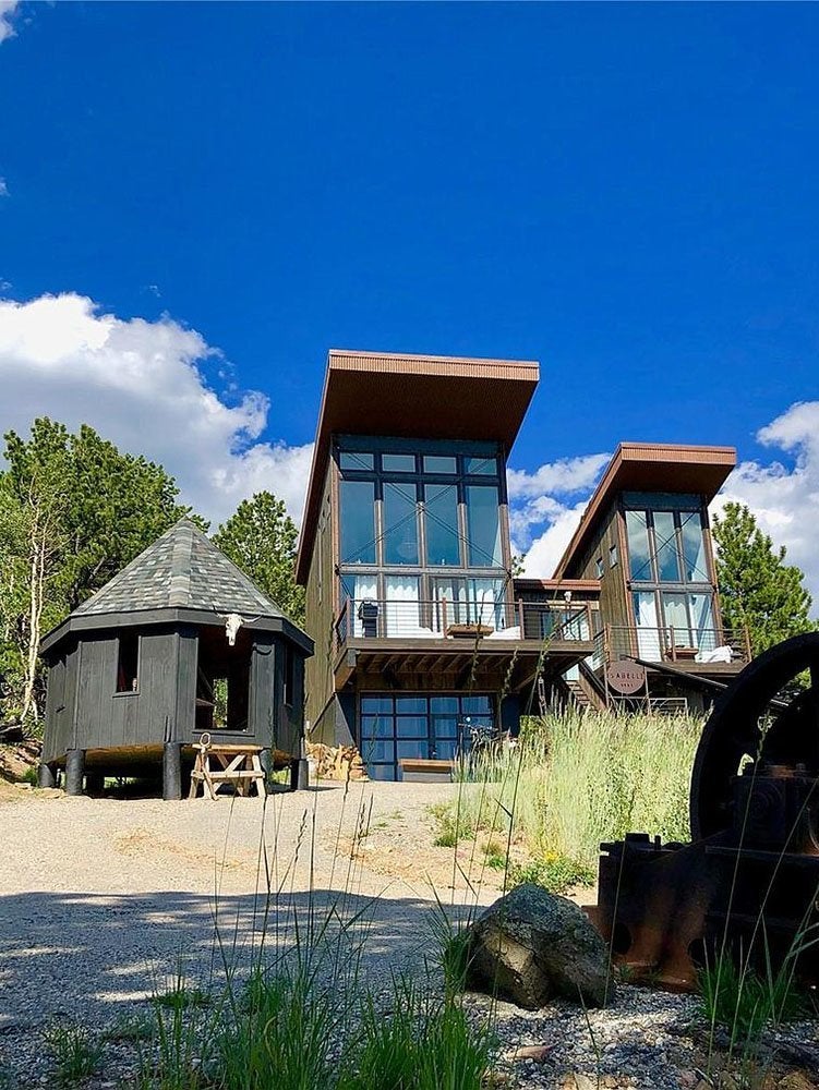 15 Off-the-Grid Homes for Sale Right Now