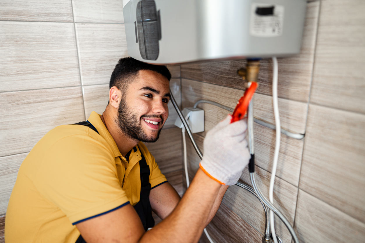 iStock-1331805428 rabais et crédits d'impôt pour l'installation d'un chauffe-eau sans réservoir.jpg