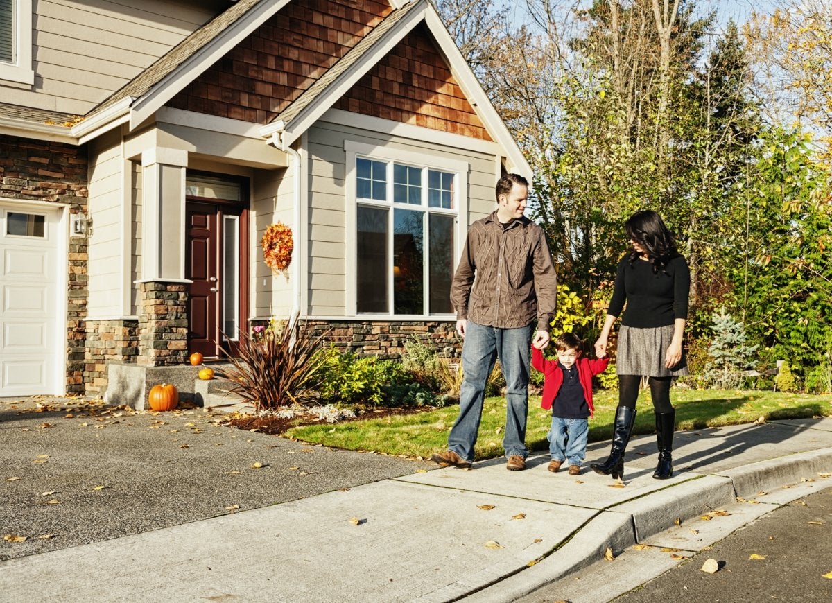 10 Surprising Reasons to Start House Hunting in Fall