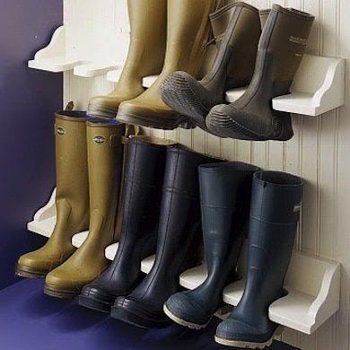 11 Smart Ways to Organize Your Winter Footwear