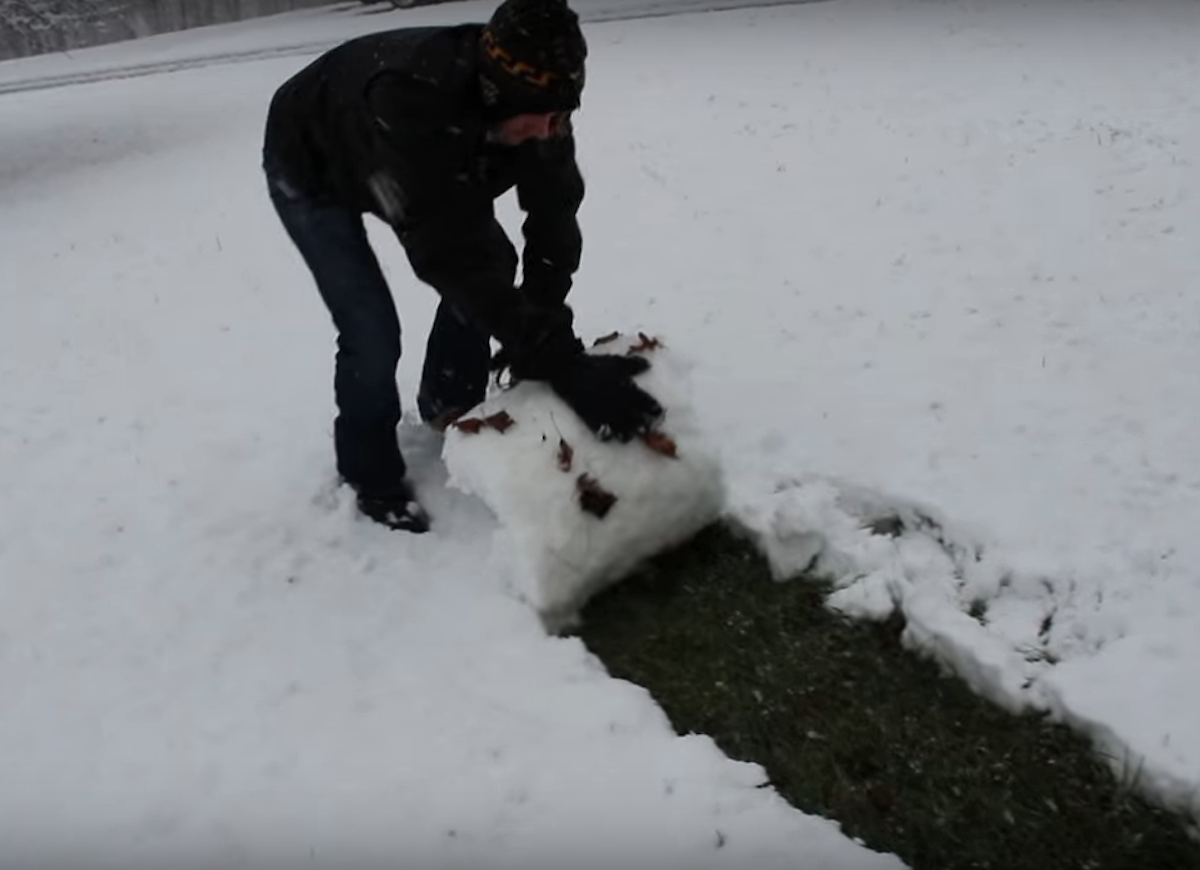 8 Clever Hacks for How to Shovel Snow