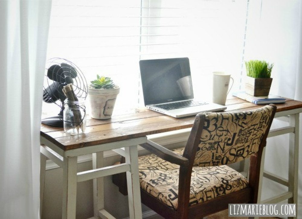 15 Easy Designs for a DIY Desk