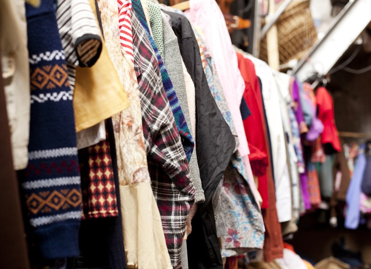 12 Reasons Fall Is the Best Time to Have a Garage Sale