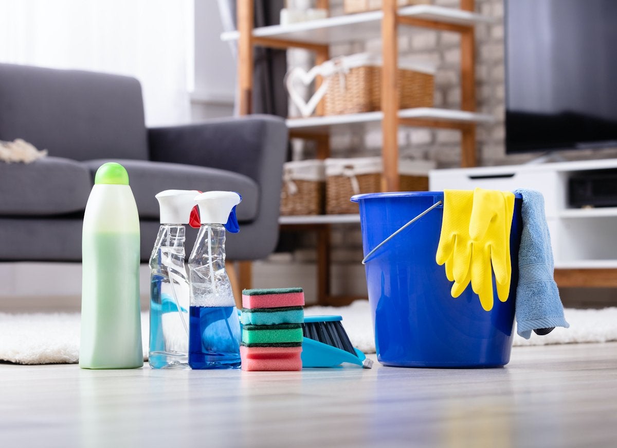 10 Mistakes to Avoid While Using Disinfectant