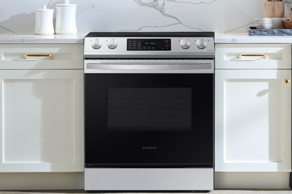 Tour d'horizon des offres 11:10 Option : cuisinière électrique encastrable intelligente Samsung de 6,3 pi³