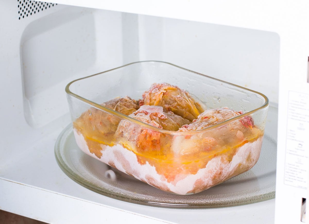 15 Things Never to Put in the Microwave