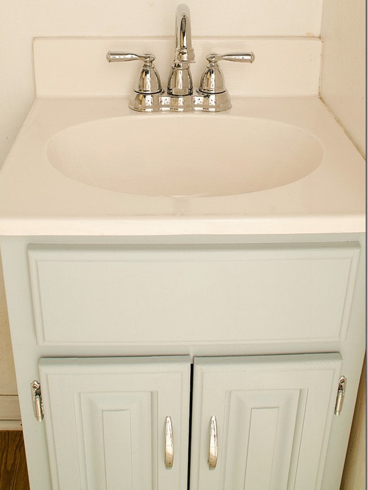 10 Bathroom Improvements That Only Took Paint