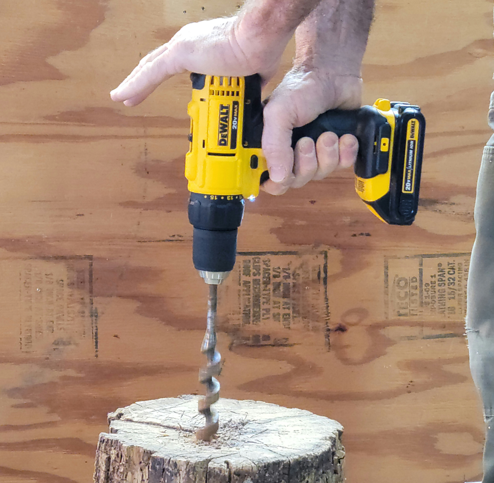 La meilleure option d'outils électriques et de produits de bricolage Kit de perceuse-visseuse compacte au lithium-ion DeWalt 20 V MAX