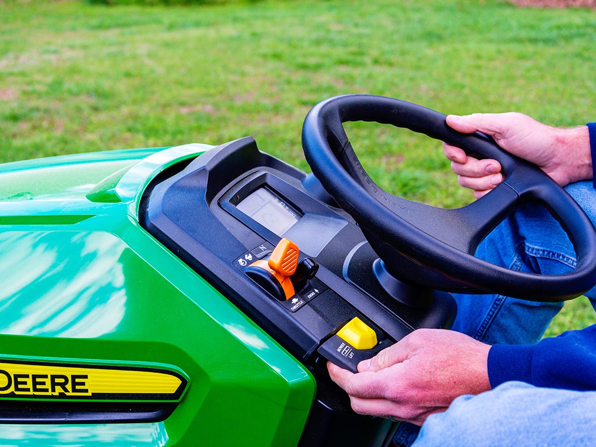 The Best John Deere Lawn Tractor Options