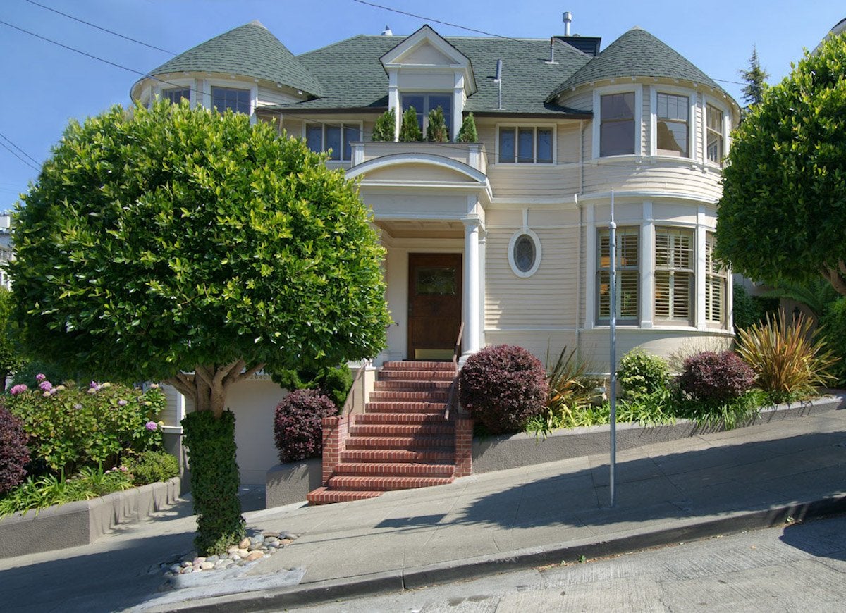 What 11 Ordinary People Paid to Live in Your Favorite Movie Homes