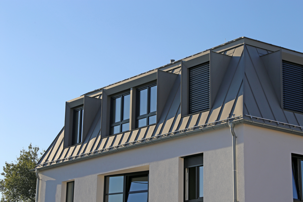 Metal standing seam roof